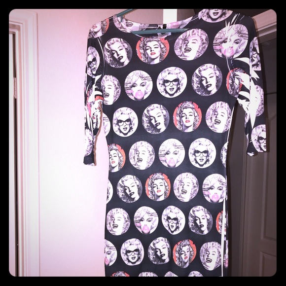 Cleo Dress With Marilyn Monroe Print - Picture 4 of 8